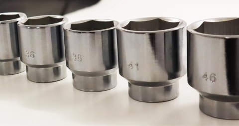 Zestaw kluczy nasadowych 3/4" 19-70 mm grzechotka + przedłużki