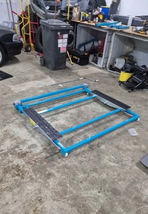 Mobilny Podnośnik Samochodowy Wahadłowy 2000KG Regulowany