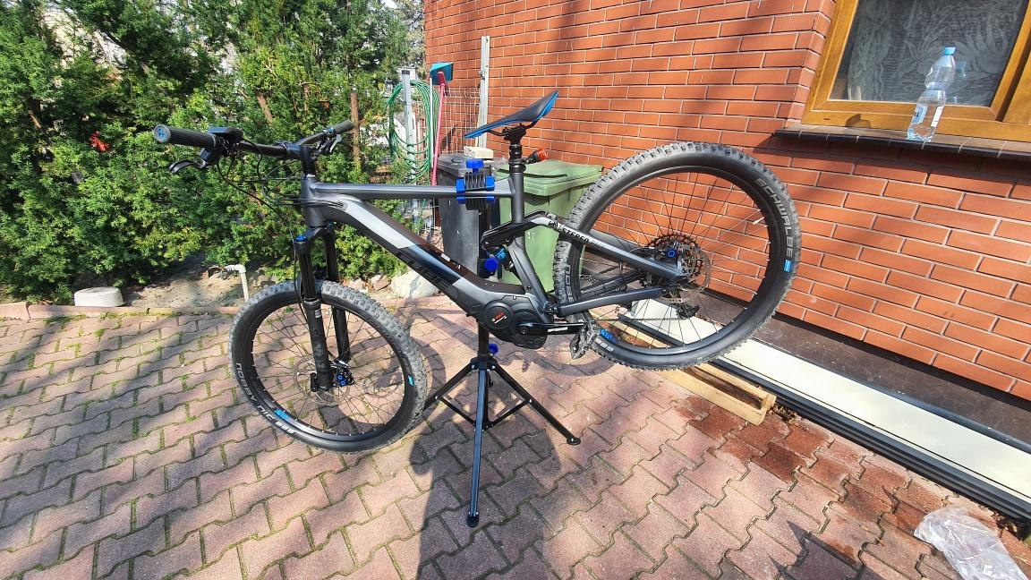 SERWISOWY STOJAK ROWEROWY SKŁADANY GARAŻOWY 30 KG SERWISOWY STOJAK ROWEROWY SKŁADANY GARAŻOWY 30 KG